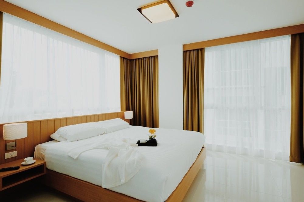 Modern Thai Suites Phuket Exteriör bild