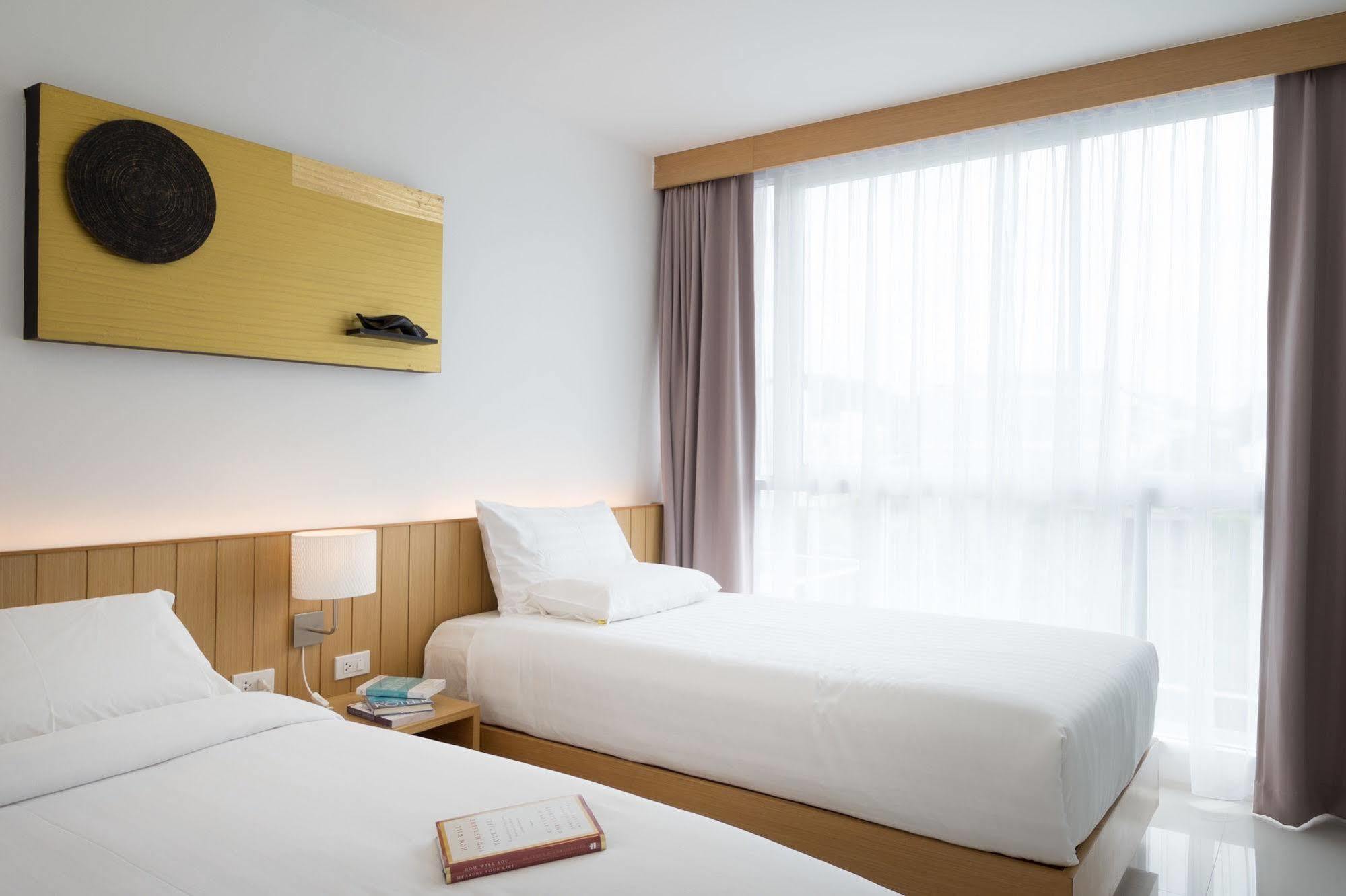 Modern Thai Suites Phuket Exteriör bild